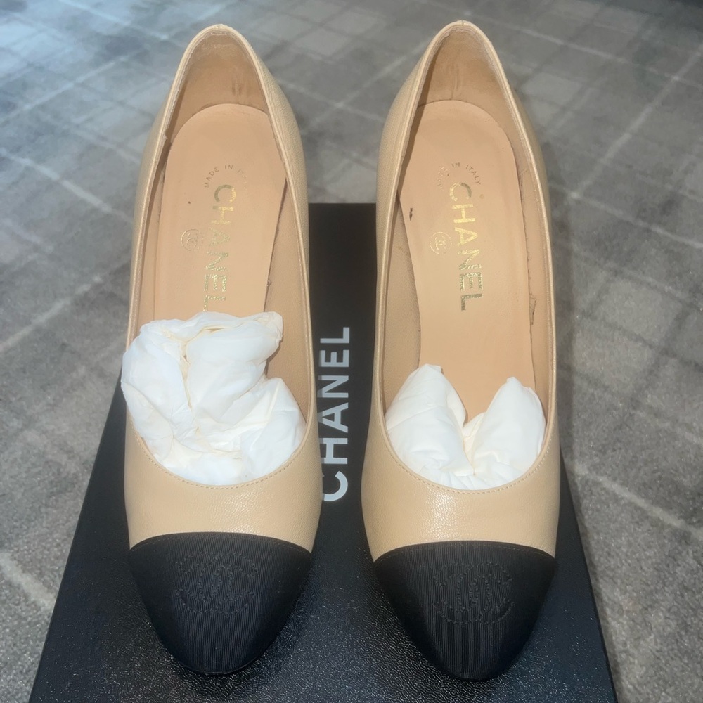 Chanel pumps!!!
